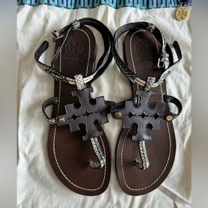 TORY BURCH
Snakeskin Leather Trim Embellishment T-Strap Sandals